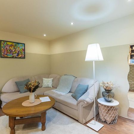 Sara'S Home - Wifi, A/C Budapest Luaran gambar