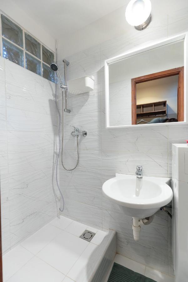 Sara'S Home - Wifi, A/C Budapest Luaran gambar