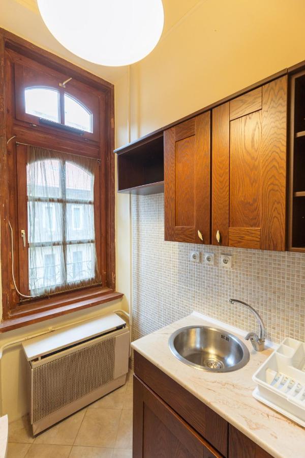 Sara'S Home - Wifi, A/C Budapest Luaran gambar